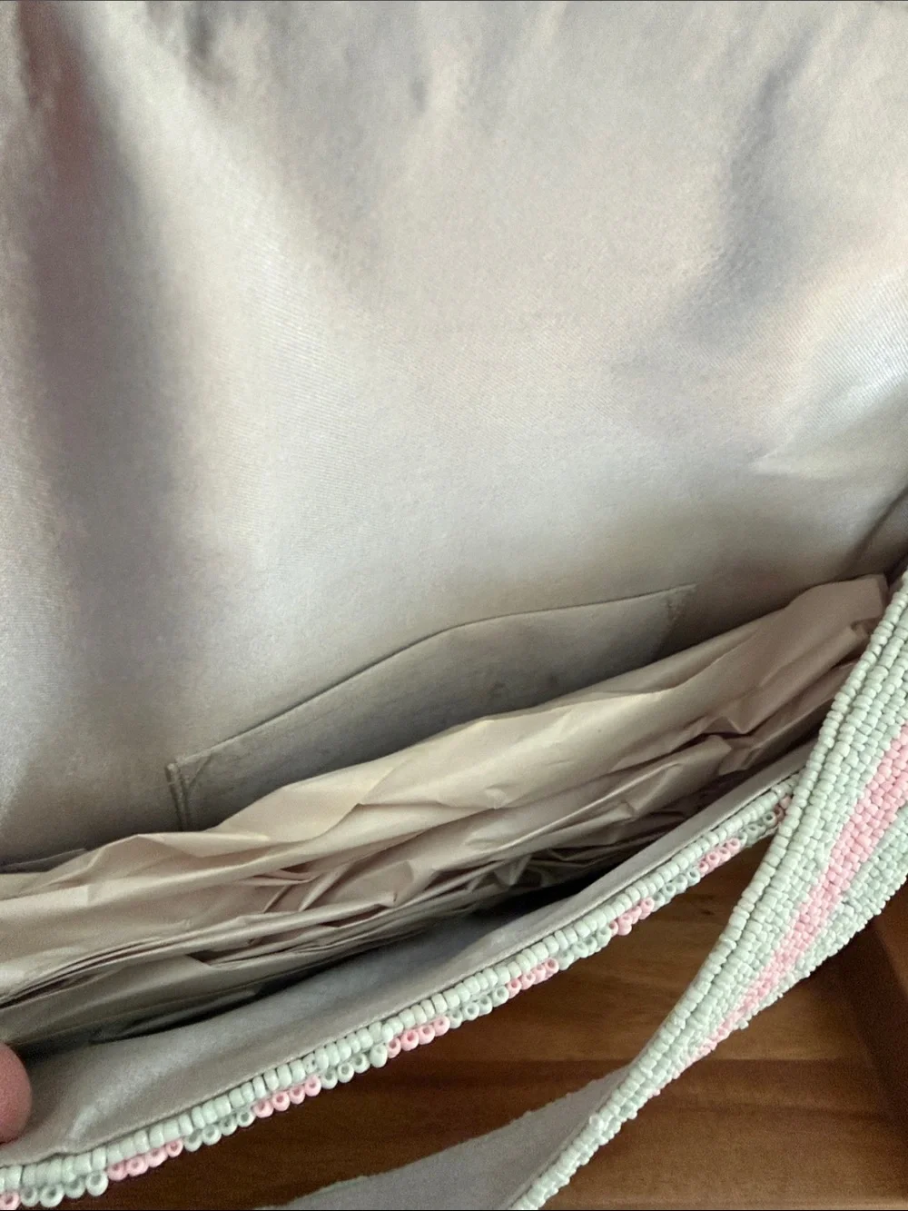 Blushy flutter beaded shoulder bag - America & beyond - Picture 3 of 4